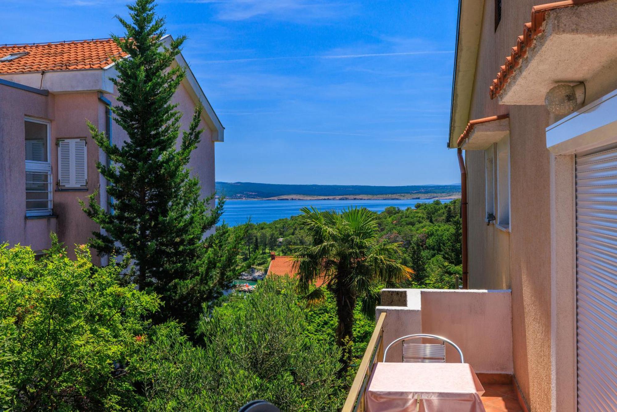 Apartments And Room Mirjana Dramalj Exterior photo